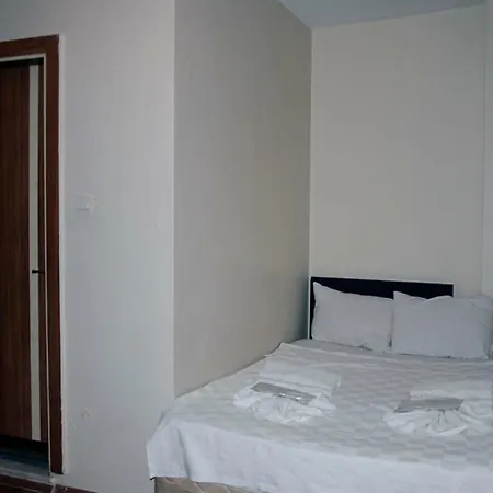 Golden Sky Hotel Oda ve Kahvaltı 2*