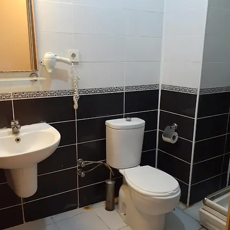 Bed & Breakfast Golden Sky Hotel 2*