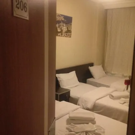 Bed & Breakfast Golden Sky Hotel 2*
