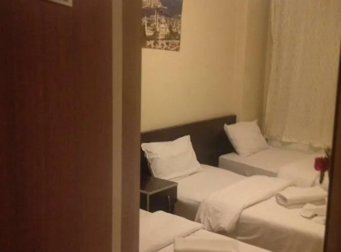 Bed and breakfast Golden Sky Hotel 2*